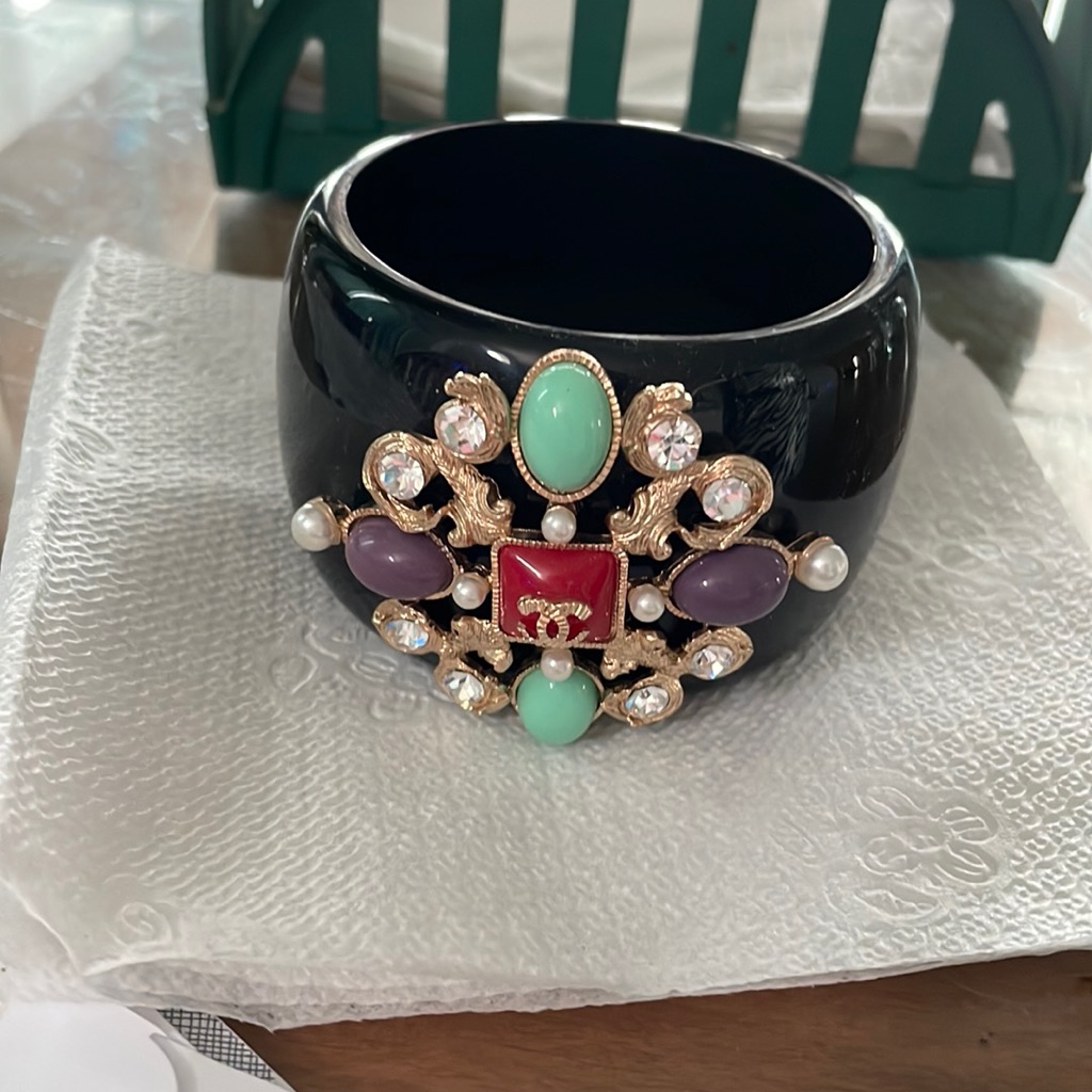 Black Cuff